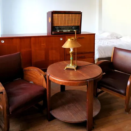 Les Abeilles בית הארחה