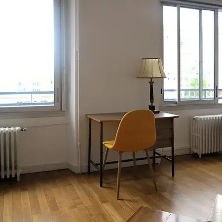 Les Abeilles בית הארחה *