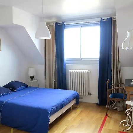 Les Abeilles בית הארחה *