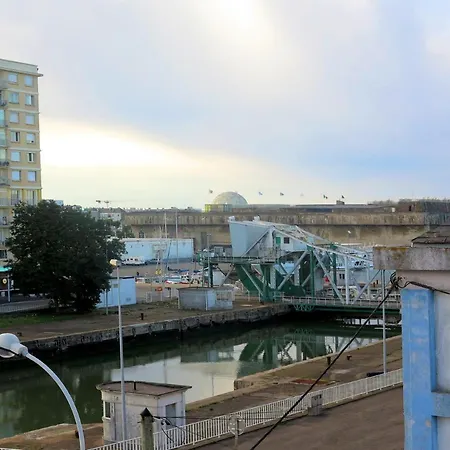 Les Abeilles 게스트하우스 *